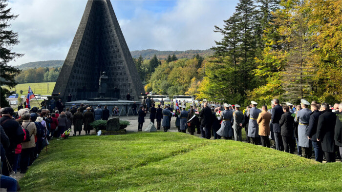 Conmemoración del Día de las Víctimas de Dukla