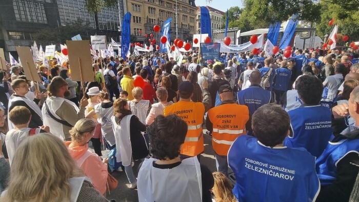 Unionists gathered thousands of protesters in Bratislava