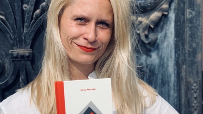 Poetka Mirka Ábelová s jej novou zbierkou v Ráne na eFeMku