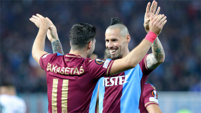 Hamšík, el mejor extranjero en la liga turca, se despide de la selección