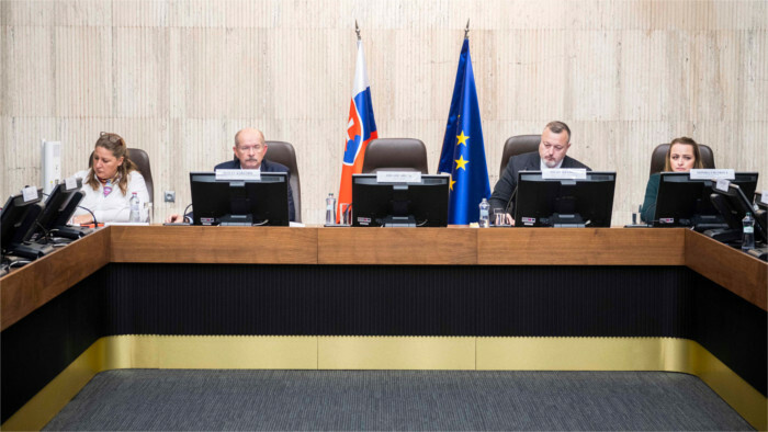 El Gobierno dará a conocer en diciembre ayudas a los precios de la energía 