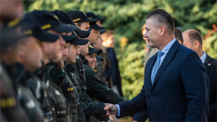 Ministro del Interior de Eslovaquia visita la frontera húngaro-serbia