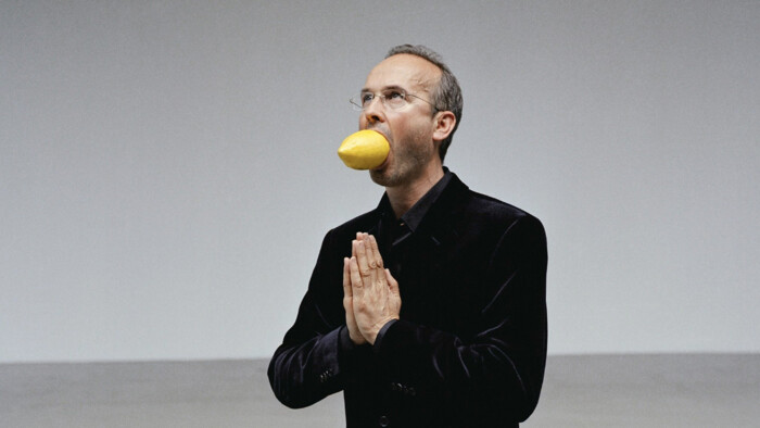 Erwin Wurm opäť vystavuje v Bratislave