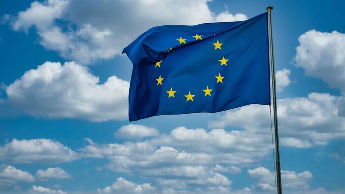 Európska komisia navrhla Maďarsku zmraziť prístup k eurofondom