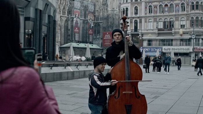 Do kín prišiel nový film Juraja Lehotského Plastic symphony 