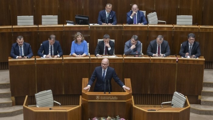 Parlamentssitzung zum Misstrauensantrag gegen die Regierung