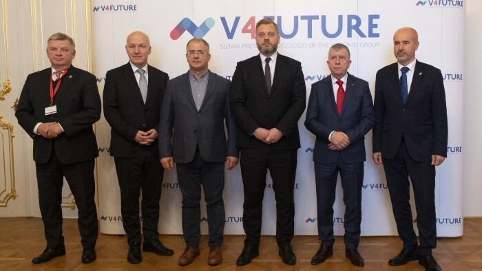 Представители парламентских комитетов по обороне стран В-4 подписали совместный меморандум