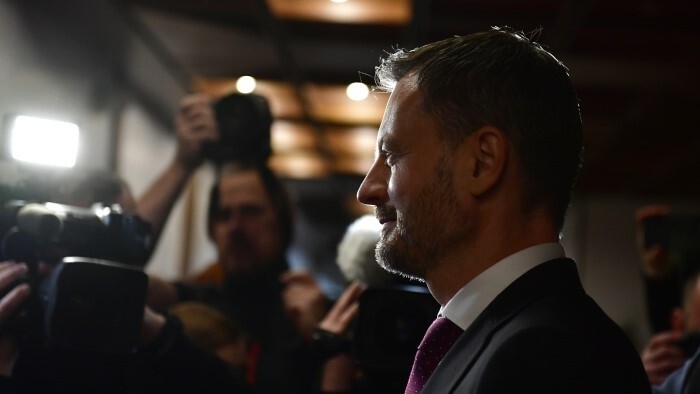 Правительство Э. Хегера отправлено в отставку