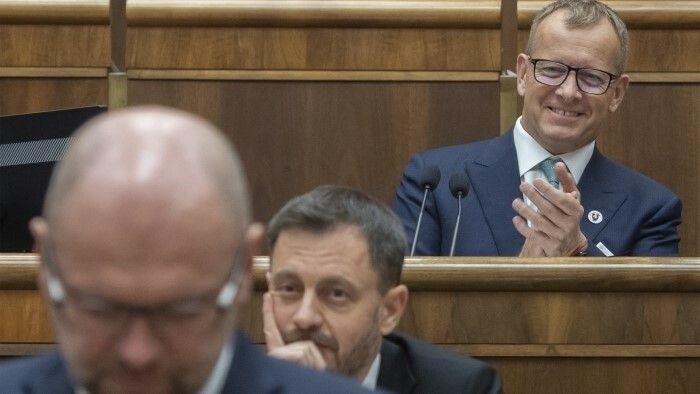 Political situation after remains uncertain after gov’ts fall