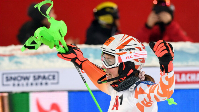 Vlhová gana el eslalon nocturno de Flachau por tercera vez en su carrera