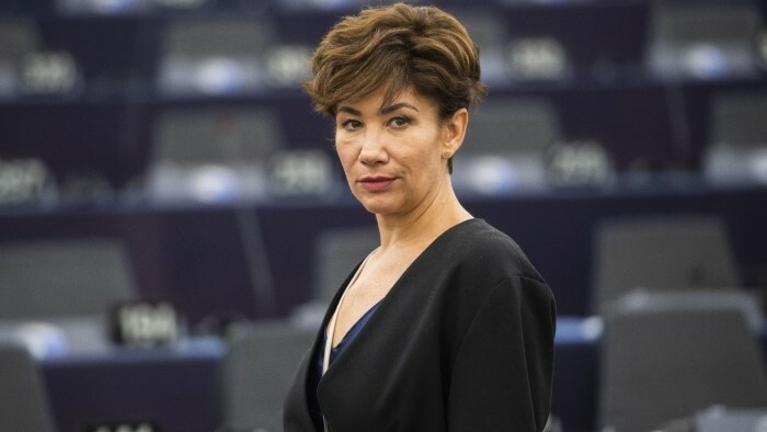 Ďuris Nicholsonová's emerging party to bear name 'Jablko'