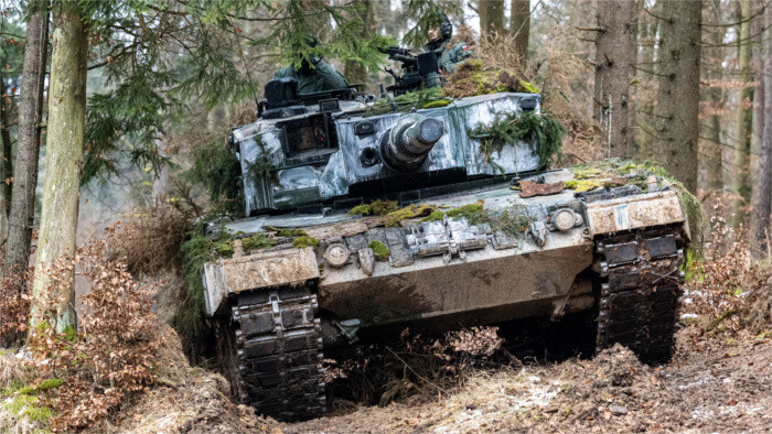 Slowakische Soldaten werden auf Leopard-Panzern geschult