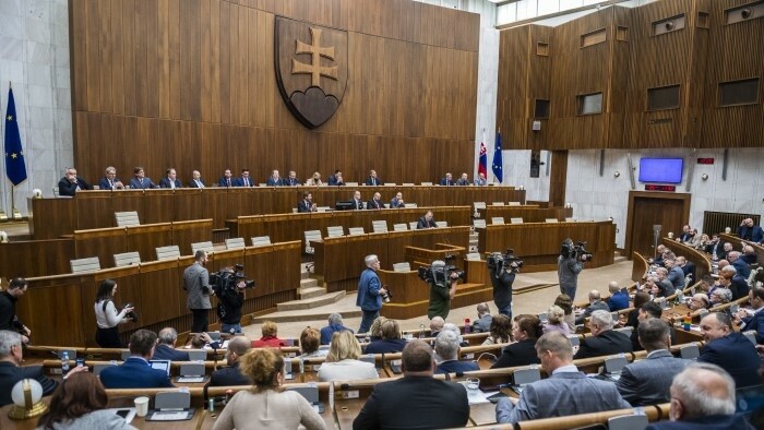 Verfassungsänderung zur Verkürzung der Wahlperiode verabschiedet