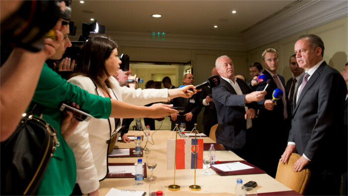 Globe de Beňovský remis au journaliste Papuček