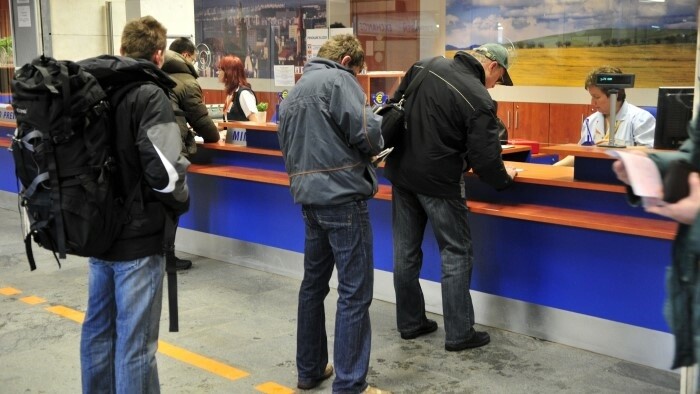 Kauf von Bahntickets am Schalter wird teurer  