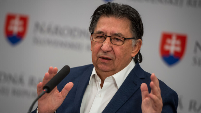 El ministro de Medio Ambiente fue colaborador de los Servicios Secretos de la Policía  