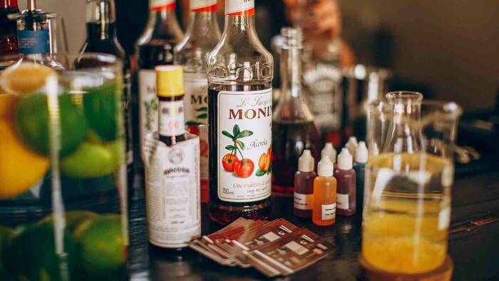 Alkohol je toxín a má priveľa kalórií 