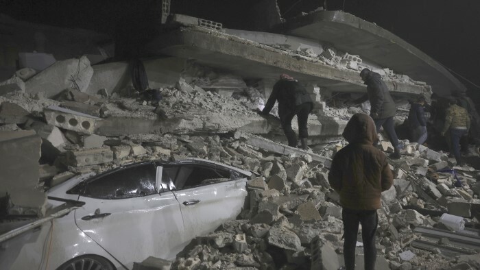 Словацкие спасатели вытащили из-под завалов 12 человек 
