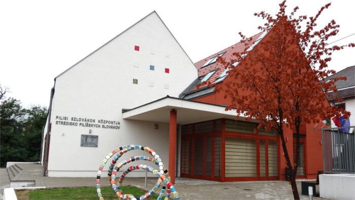 Na fašiangy výskaj, v pôste brucho stískaj