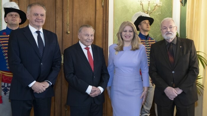 President calls for earlier date of snap elections