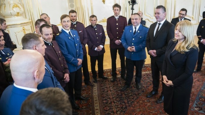 Президет З. Чапутова встретилась со словацкими  спасателями, вернувшимися из Турции