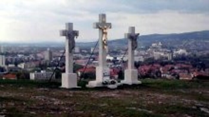 Tajomstvá krížov – 1. časť