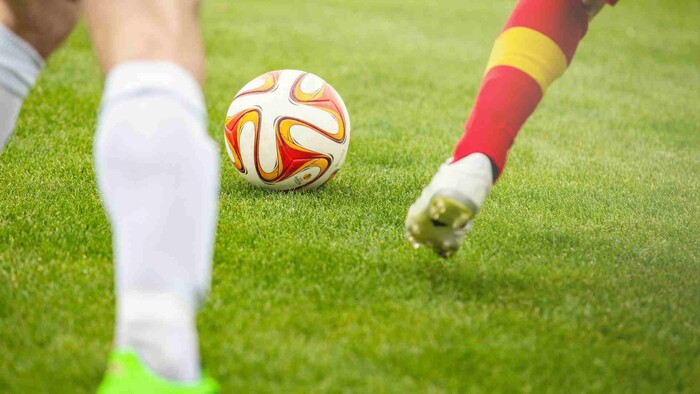 Pred futbalom Bazilej : Slovan