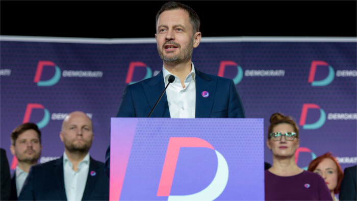 El primer ministro Eduard Heger abandona su partido matriz