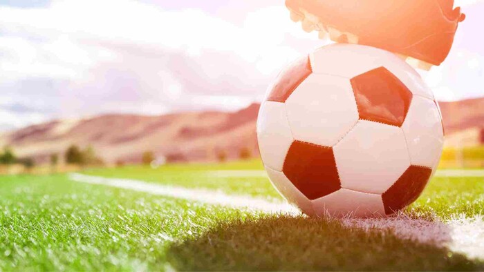 Futbalista roka našim v úvode kvalifikácie nepomôže