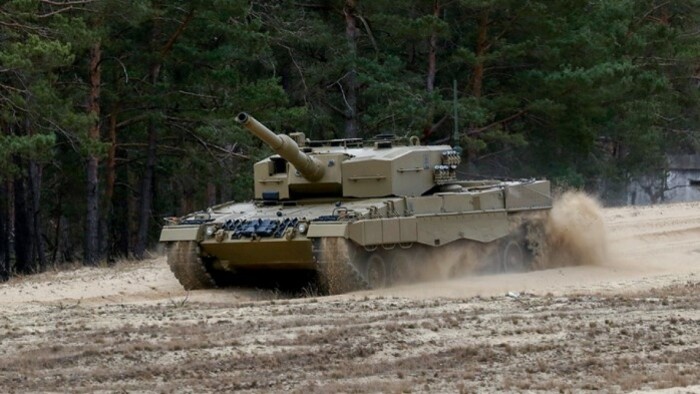 Полевые испытания танка Leopard 2A4 в Загорье