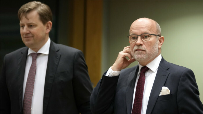 Káčer en la reunión de los Nueve de Bucarest