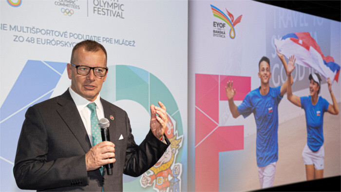 Soutien à un ministère du Tourisme et des Sports