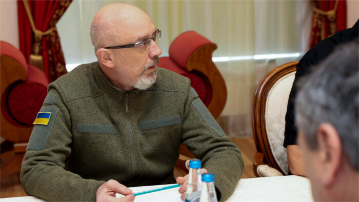 Le ministre de la Défense slovaque décoré par l’Ukraine