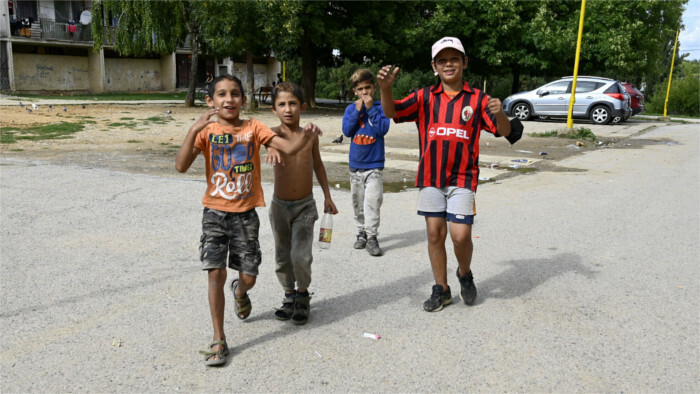 La CE presenta denuncia contra Eslovaquia por la segregación de niños gitanos