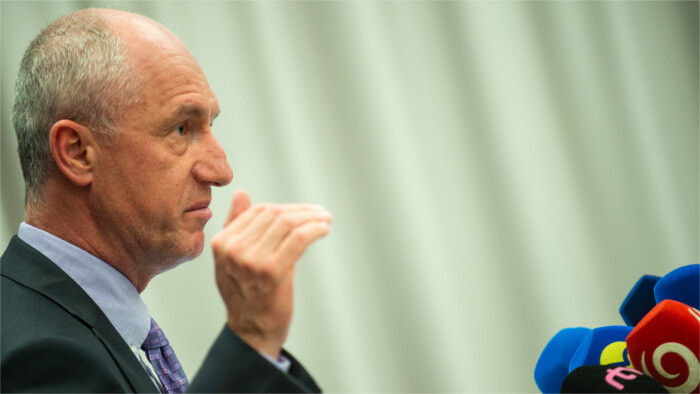 Ministro de Economía se reúne con representantes de Volvo Slovakia y visita la planta de KIA en Žilina