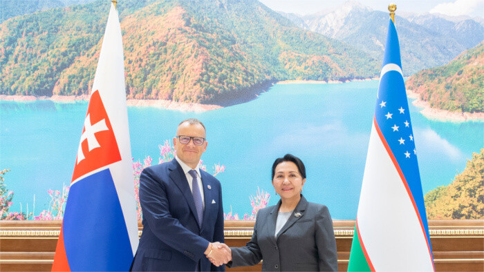 Kollár parte en viaje de trabajo hacia Uzbekistán y China