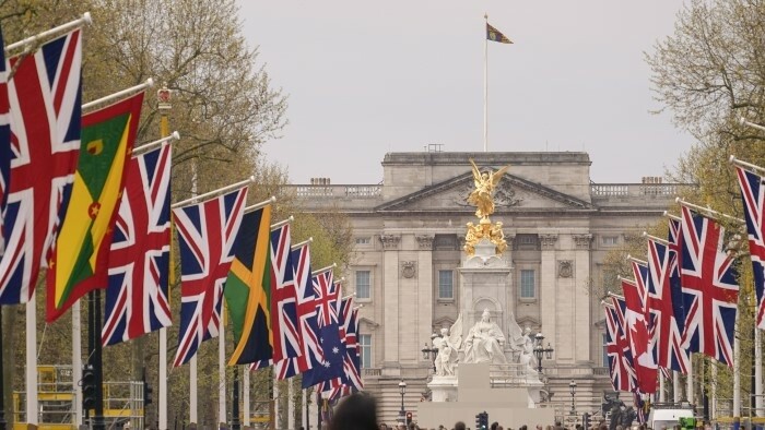 Президент СР З .Чапутова с партнером получили официальное приглашение на церемонию коронации Карла Третьего