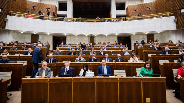 Los altos precios de los alimentos al final no son debatidos en el Parlamento