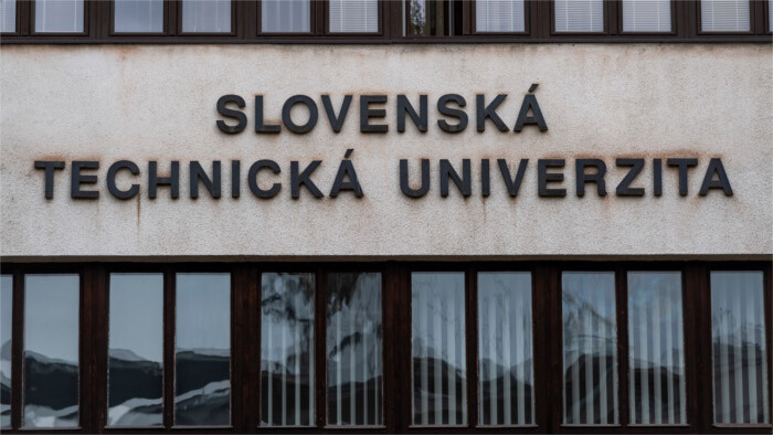 Quarter of university graduates do not work in their field of study