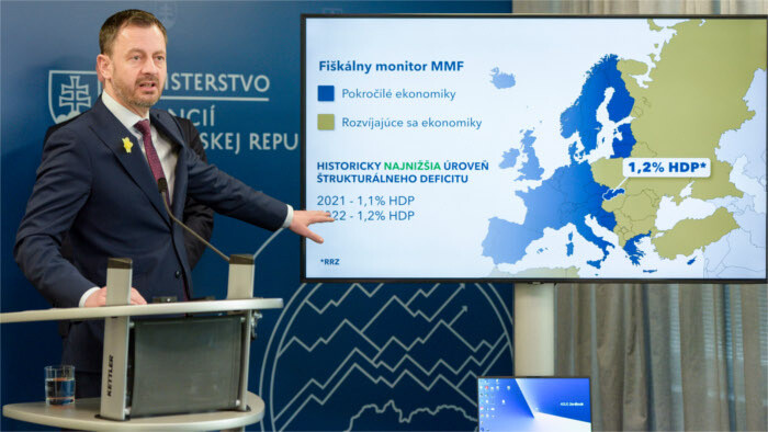 Heger resalta que Eslovaquia cumplió en 2022 los criterios fiscales de Maastricht