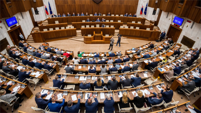 Les députés entament les négociations avec des propositions de baisse des prix alimentaires