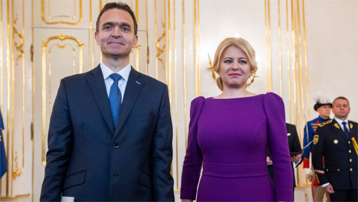 La presidenta asegura que está contenta con la actuación del nuevo Gobierno 