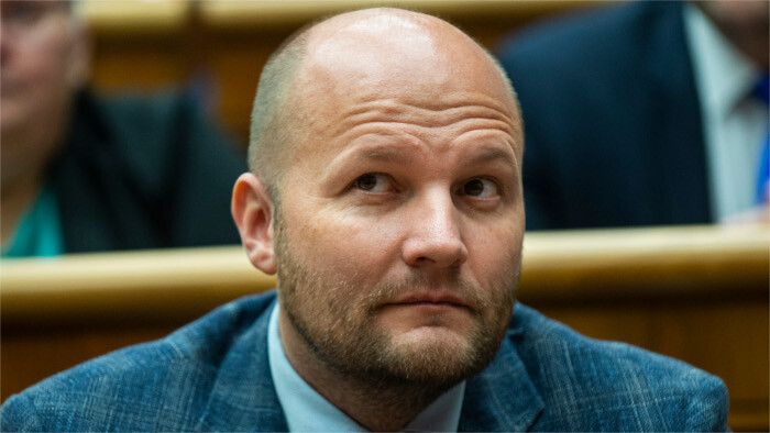 L’ex-ministre de la défense sur les MIG pour l’Ukraine