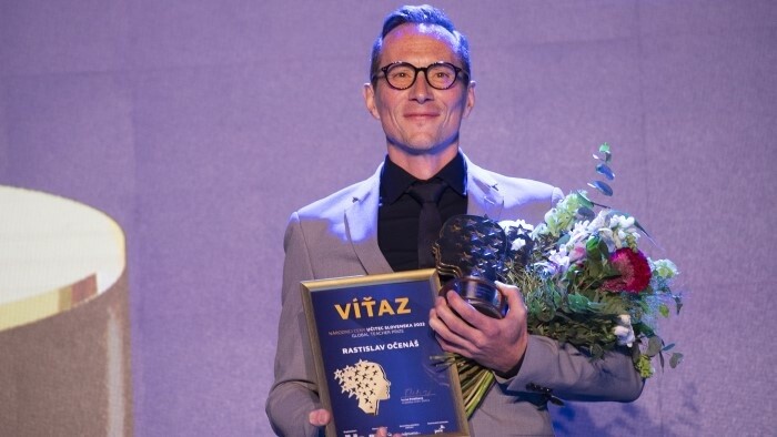 Лауреатом  премии «Учитель Словакии» стал учитель из Слиача Р. Оченаш