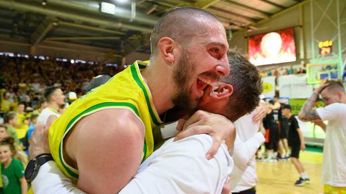 BASKETBAL: Titul pre Levice