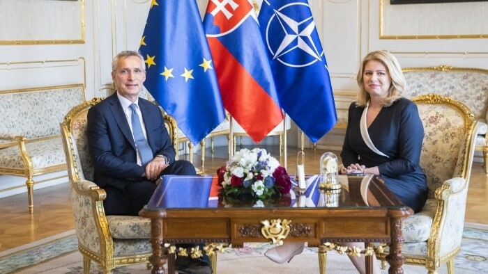 Чапутова примет Столтенберга