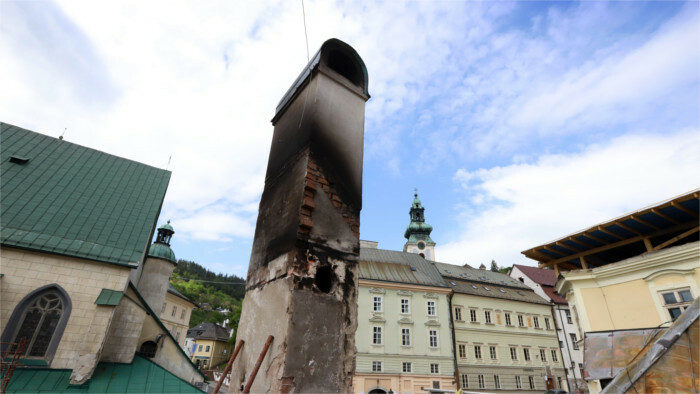 Continúa la reconstrucción de edificios tras el incendio