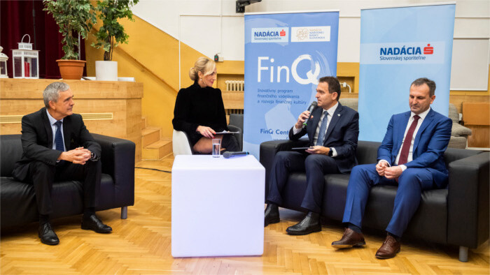 Un proyecto sobre formación económica para familias obtiene premio anual 
