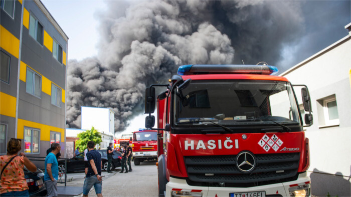 Ocho personas resultan heridas en incendio en Rovinka 