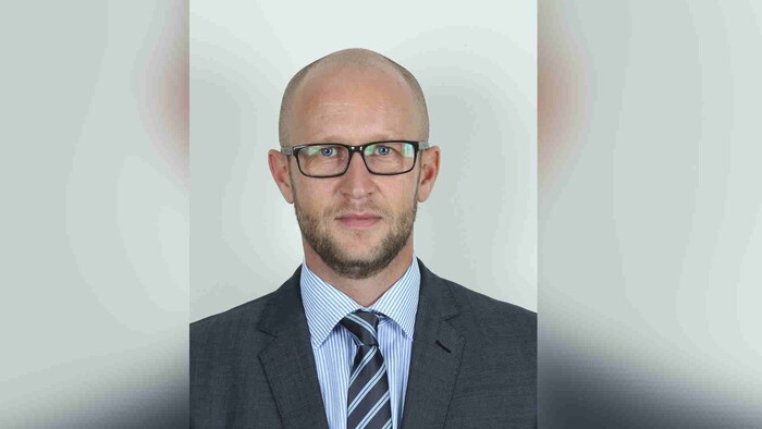 Doma je doma / Jaroslav Hrbek